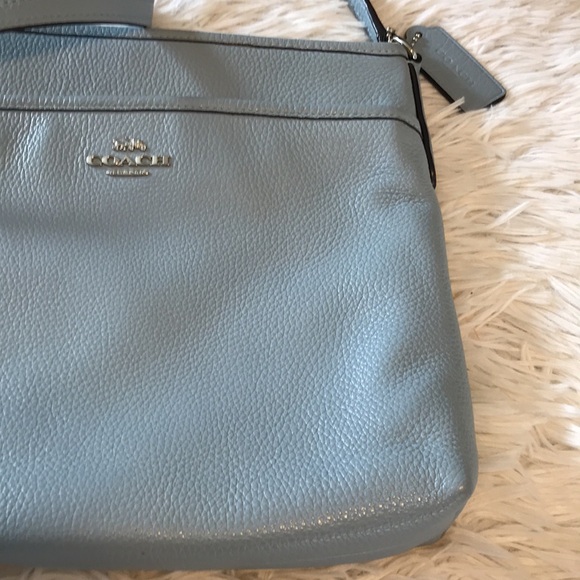 Coach File Crossbody F28035 - Picture 3 of 12